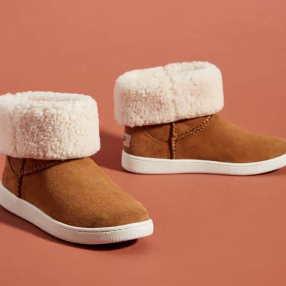 UGG Mika Bootie/Sneaker Foldover Cuff Cognac Women's Size 8.5 Like New - Picture 2 of 9